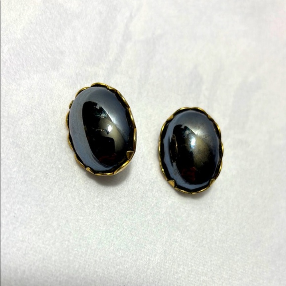 Elegant Black and Gold Oval Earrings Vintage